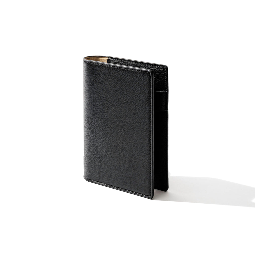 CP Petite folio displayed at a three quarter angle on a neutral background. Color shown is mesa black.